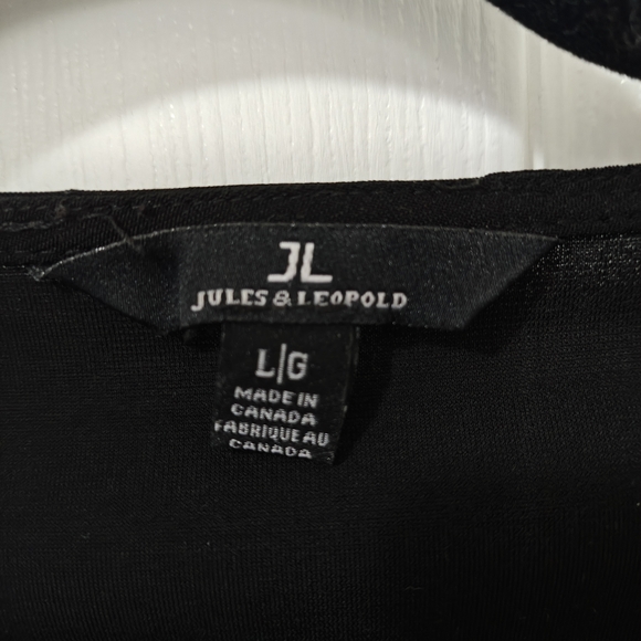 Jules & Leopold Black V-Neck Blouse - Picture 4 of 4